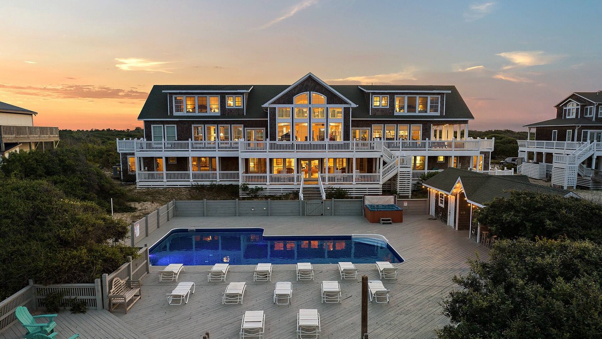 $10K Off: Oceanfront Estate | 18BR, Sleeps 40 | Pool, Hot Tub, Events Welcome