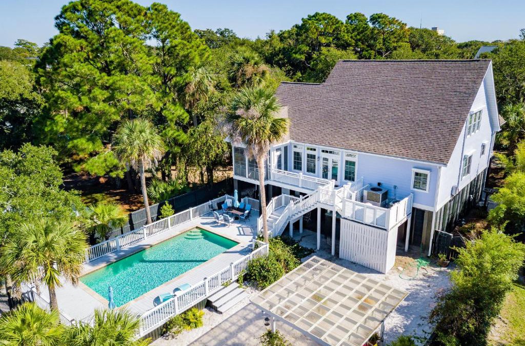 114 W Huron - Sand Castle - Saltwater Pool - Heated upon request