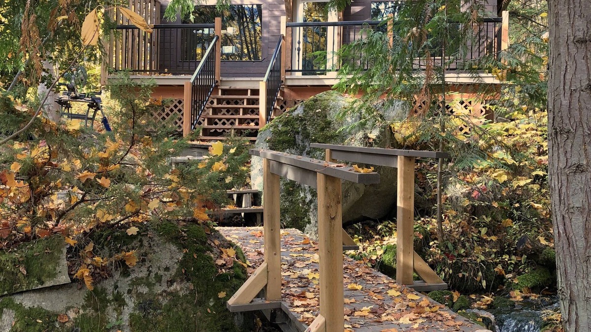 4 Mile Creek Cabin - (creekside)
