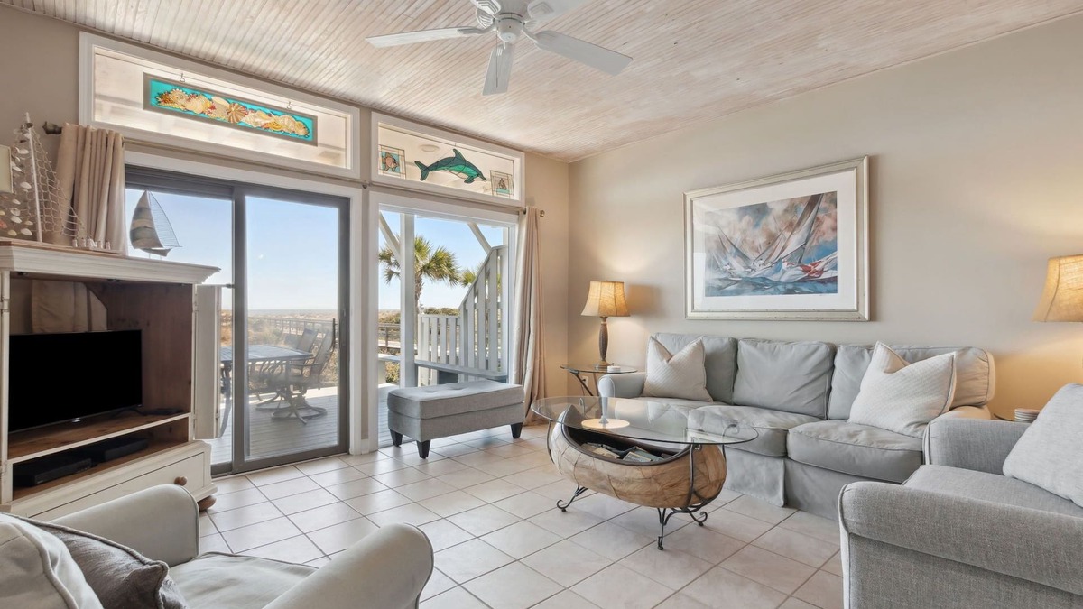 Amazing Views from this Affordable Oceanfront Condo!