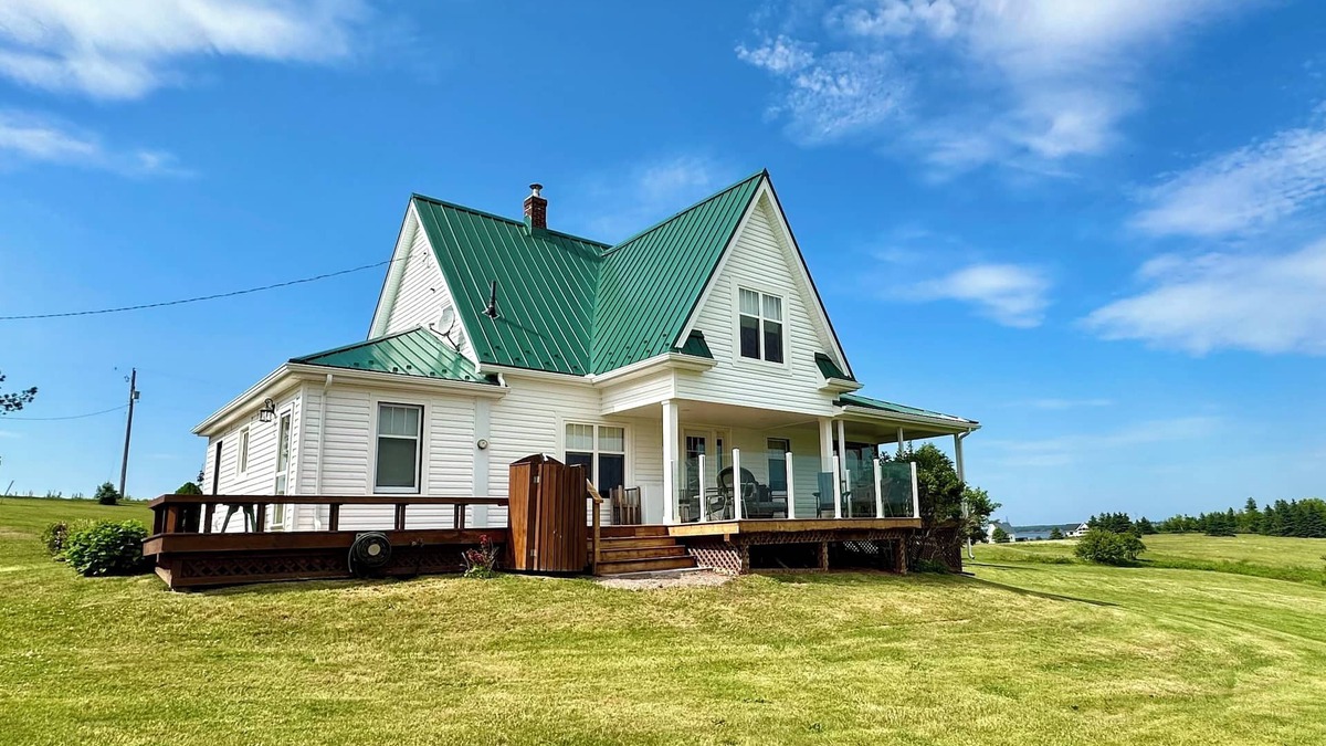 Amazing Water View. Great for Your Family Vacation , near Cavendish !