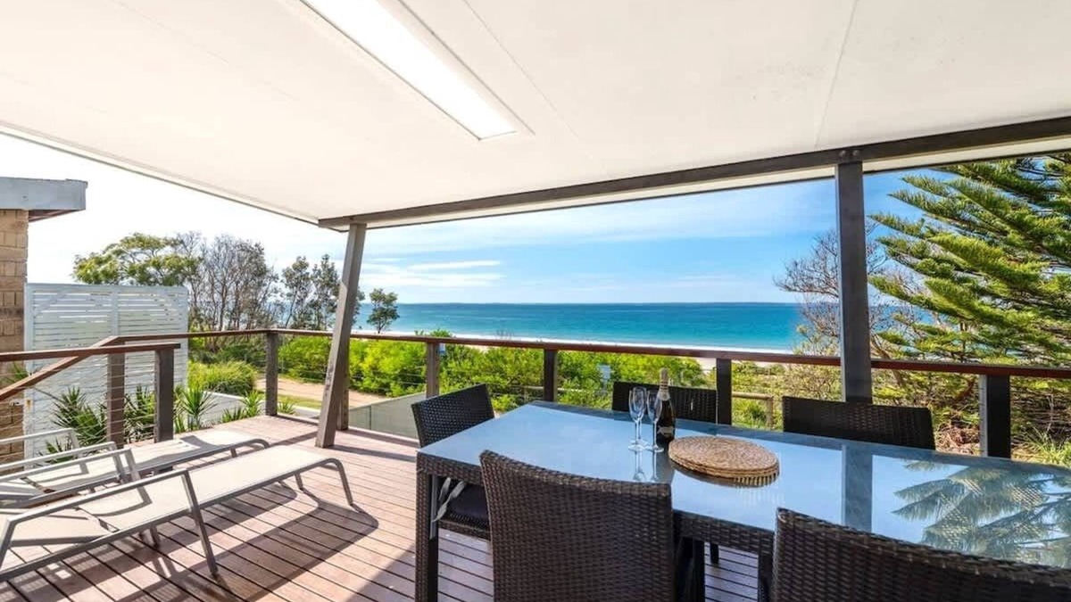 Aqua Vista - beachfront 4BR Home with ocean views