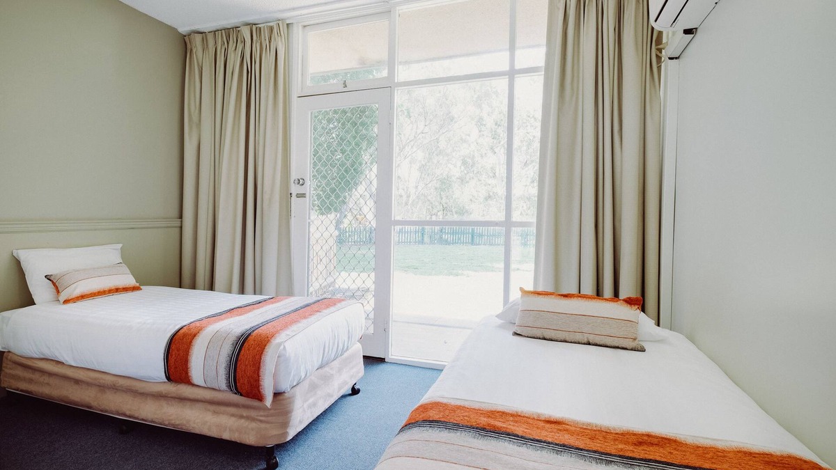 Artesian Spa Motel