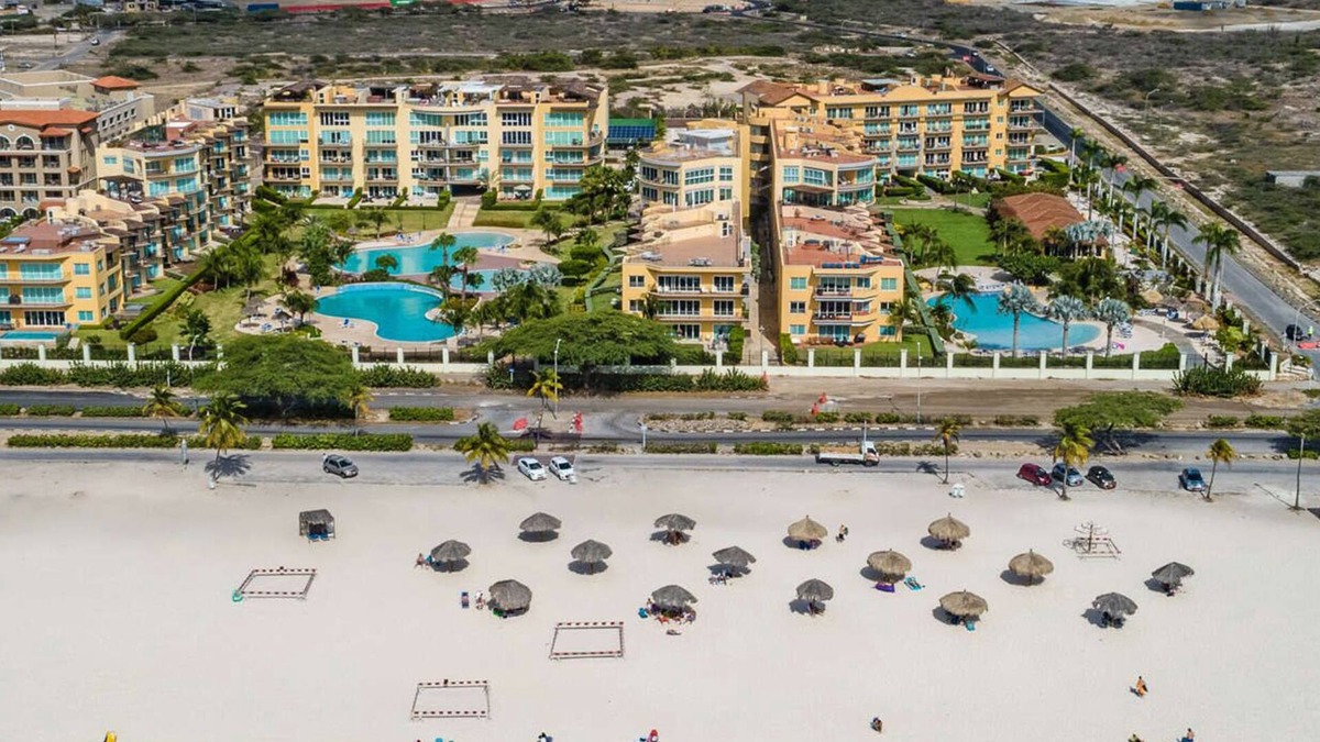 Aruba Oceania Beach Resort 3bd3ba Penthouse, Private rooftop terrace, Hot Tub