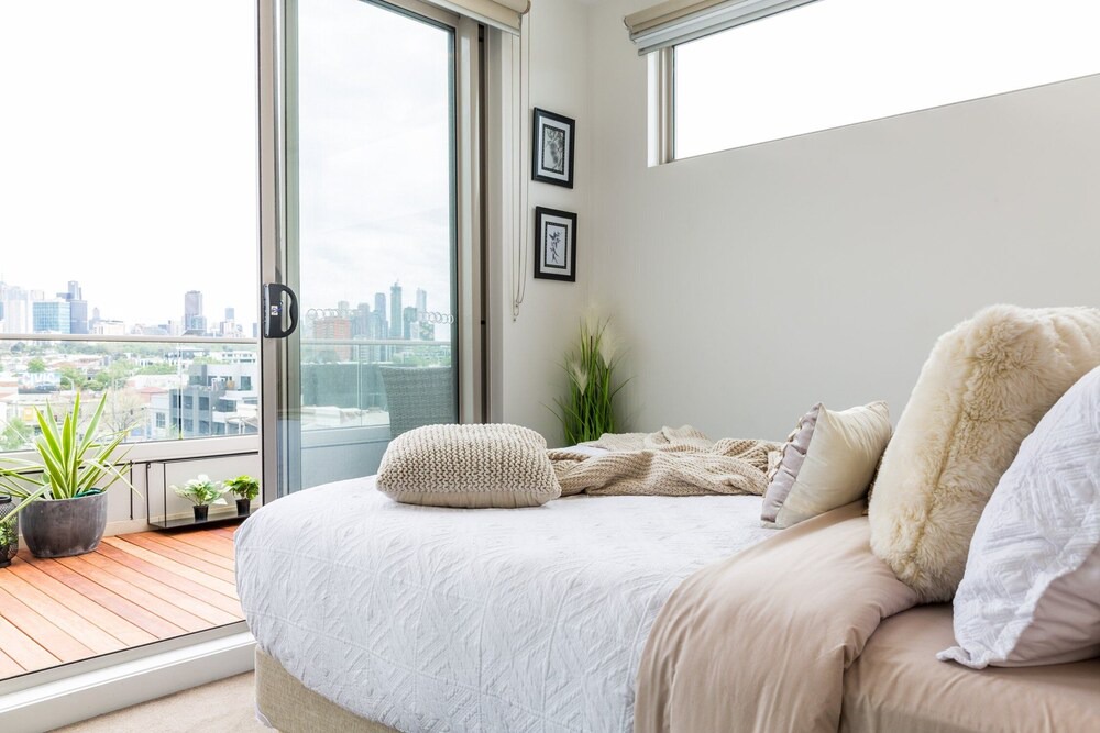 Panoramic City Views in Funky Fitzroy