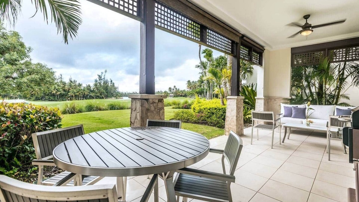 Bahia Beach Ground Level 2BDRM- Comfortably Stylish Villa Flora 