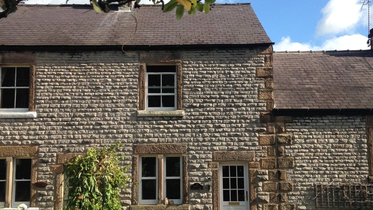 Bakewell One Bedroom Cottage In A Peaceful Location With Parking Space.