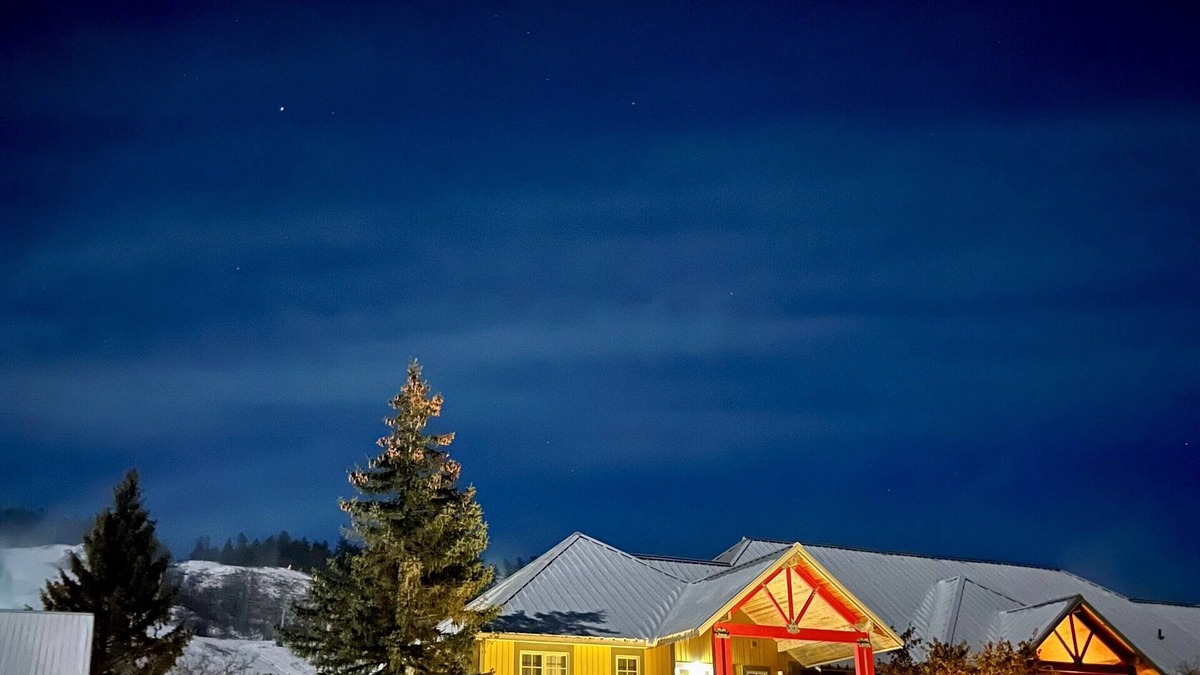 Base of the Mountain Chalet (Ski-in/out)