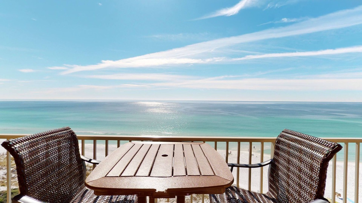 Beach Manor 1110 - immaculate beach condo~clean~2 private balconies