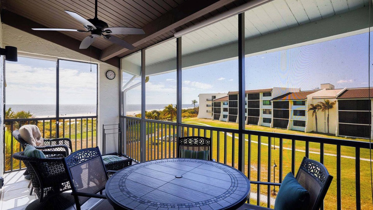 Beachfront Condo at Loggerhead Cay with Vaulted Ceilings