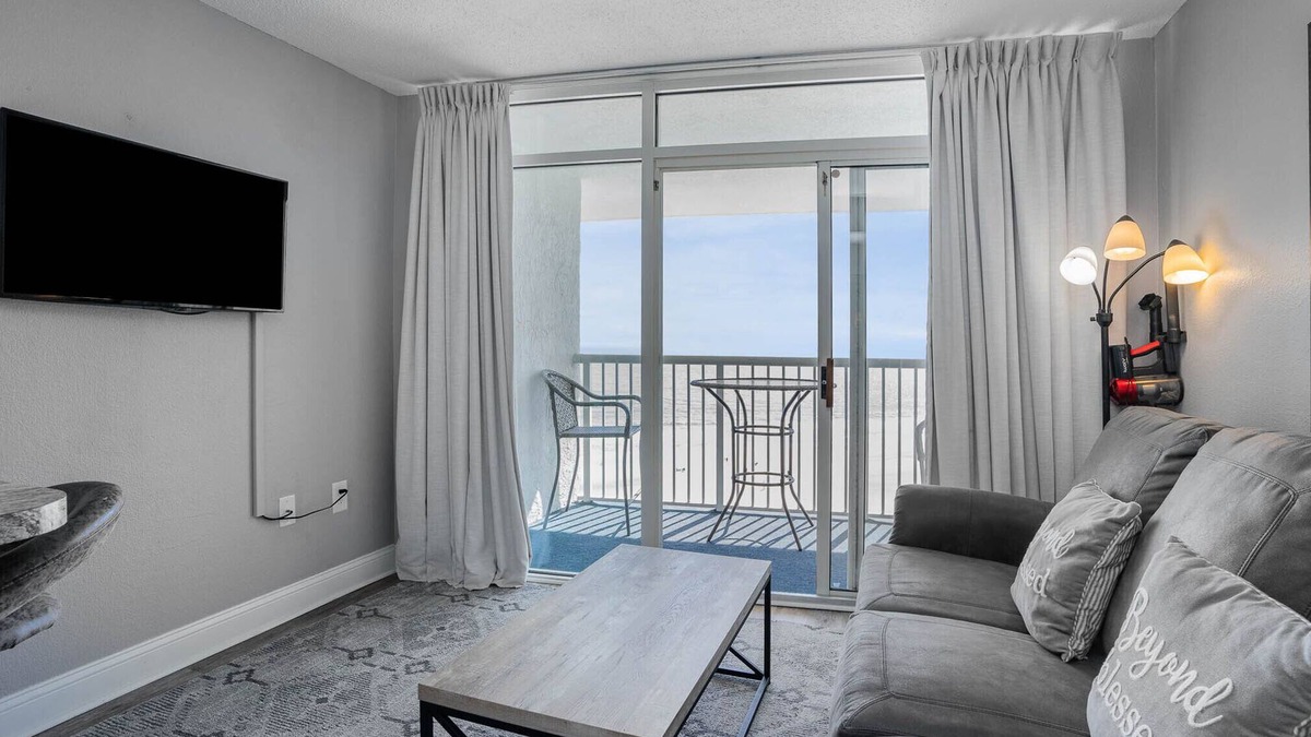 Beautiful Oceanfront 1 Bedroom Condo at Seawatch Resort