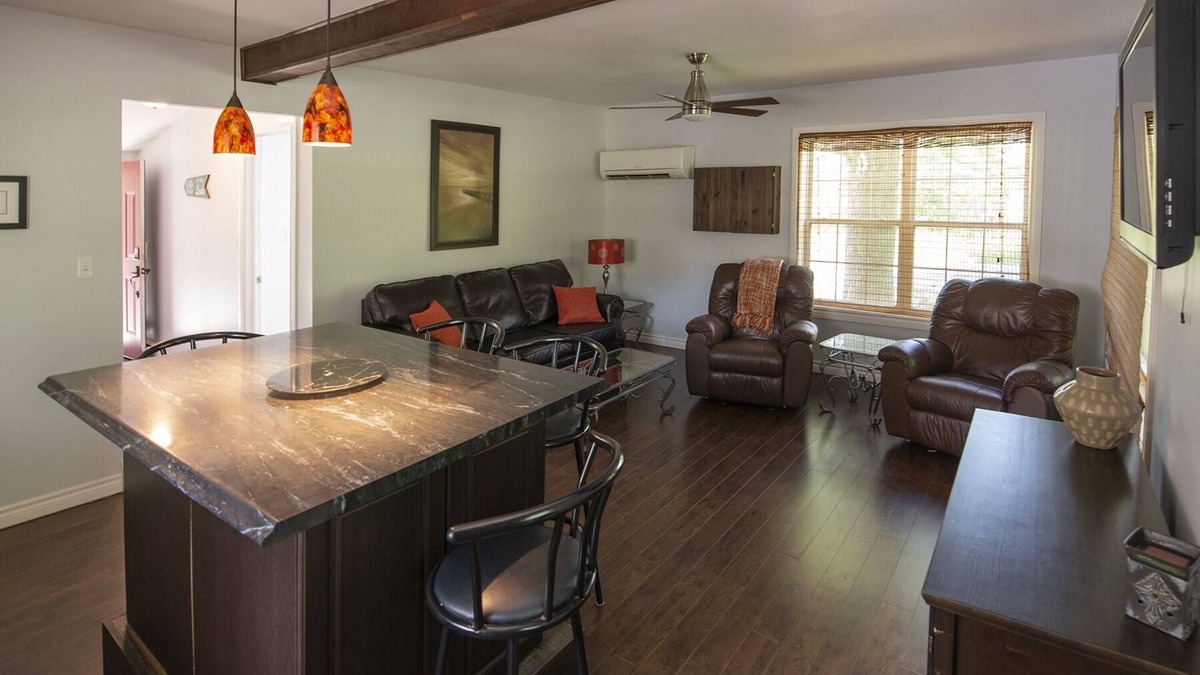 Bird's Nest at Hillman Marsh - Cute cozy cottage - WIFI now available!