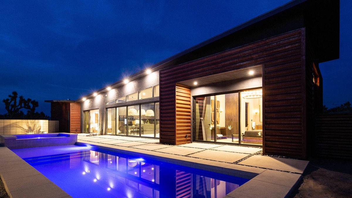 Black Butterfly - Pool & Spa