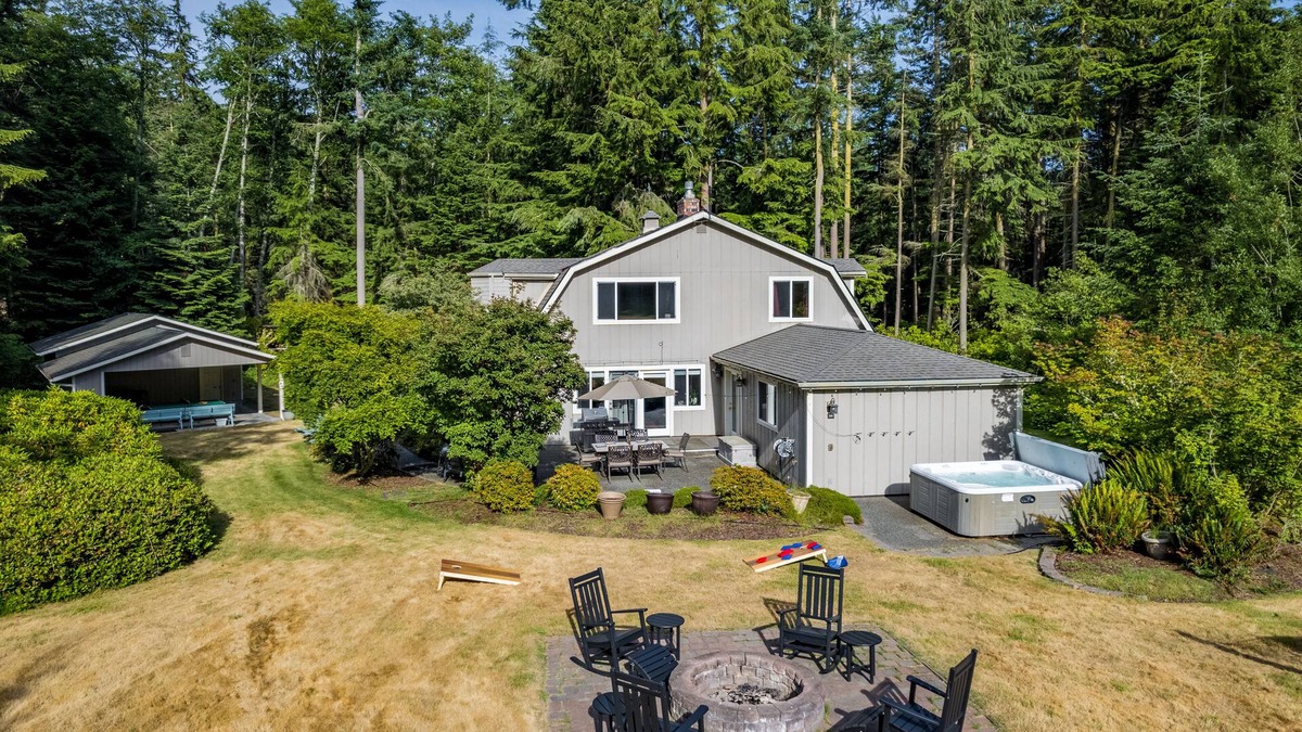 Blissful Deer Retreat - Secluded | Hot Tub