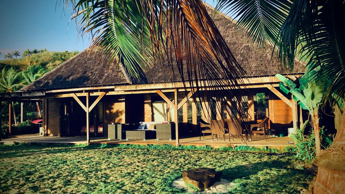 Bora Bora waterfront sunrise villa