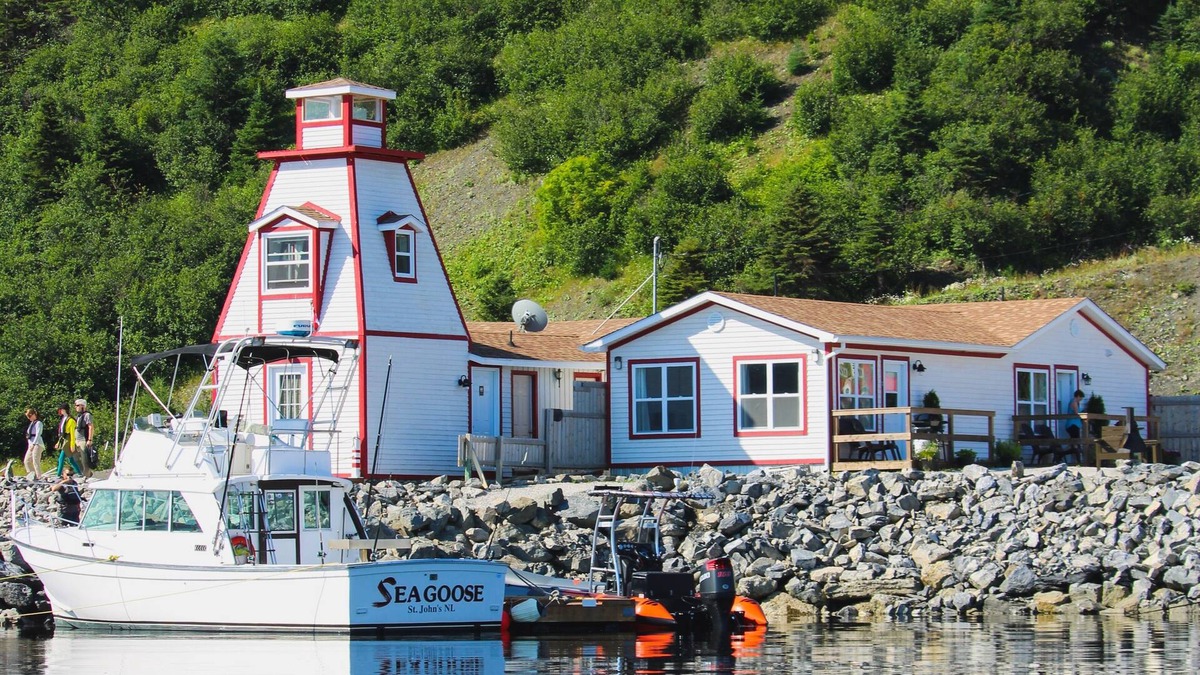 Boutique Oceanfront Suite Within Minutes of Tablelands and Woody Point