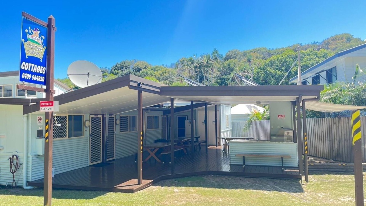 BUDGET ACCOMMODATION Creature Comforts: Marloo Unit - Better than camping!