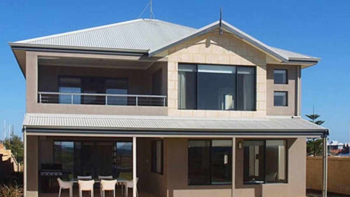 Busselton on the Beach “Luxury Beach Front”