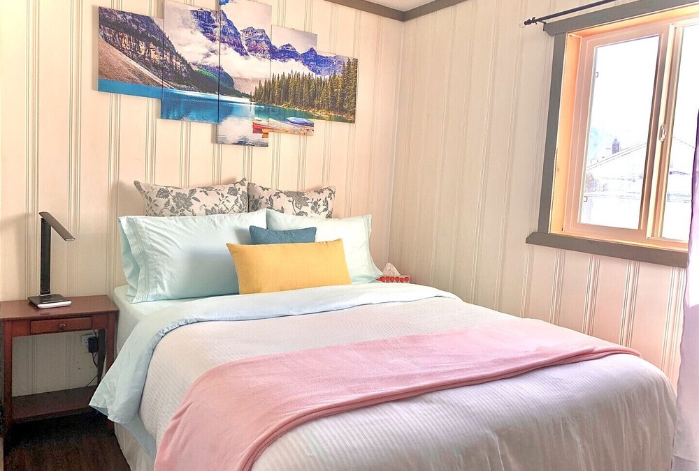 Kicking Horse Suite Downtown Private Suite