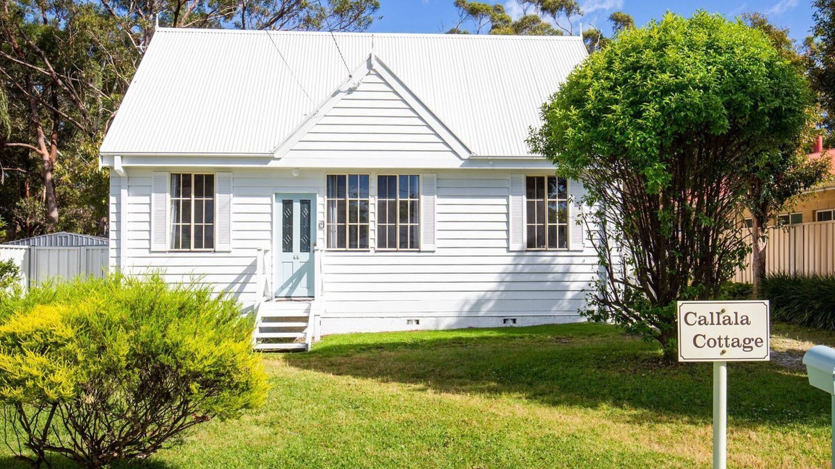 Callala Cottage - 4 Mins Walk to Beach