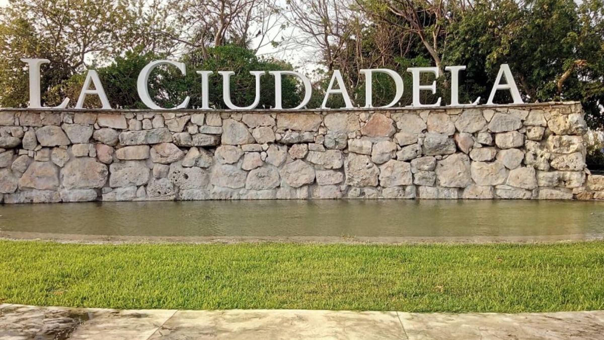 “Casa Toledo 524-A” La ciudadela Ciudad Caucel