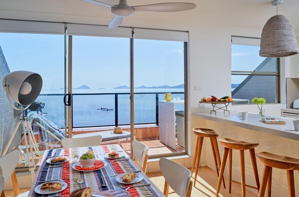 Casuarinas 5 superb waterfront unit