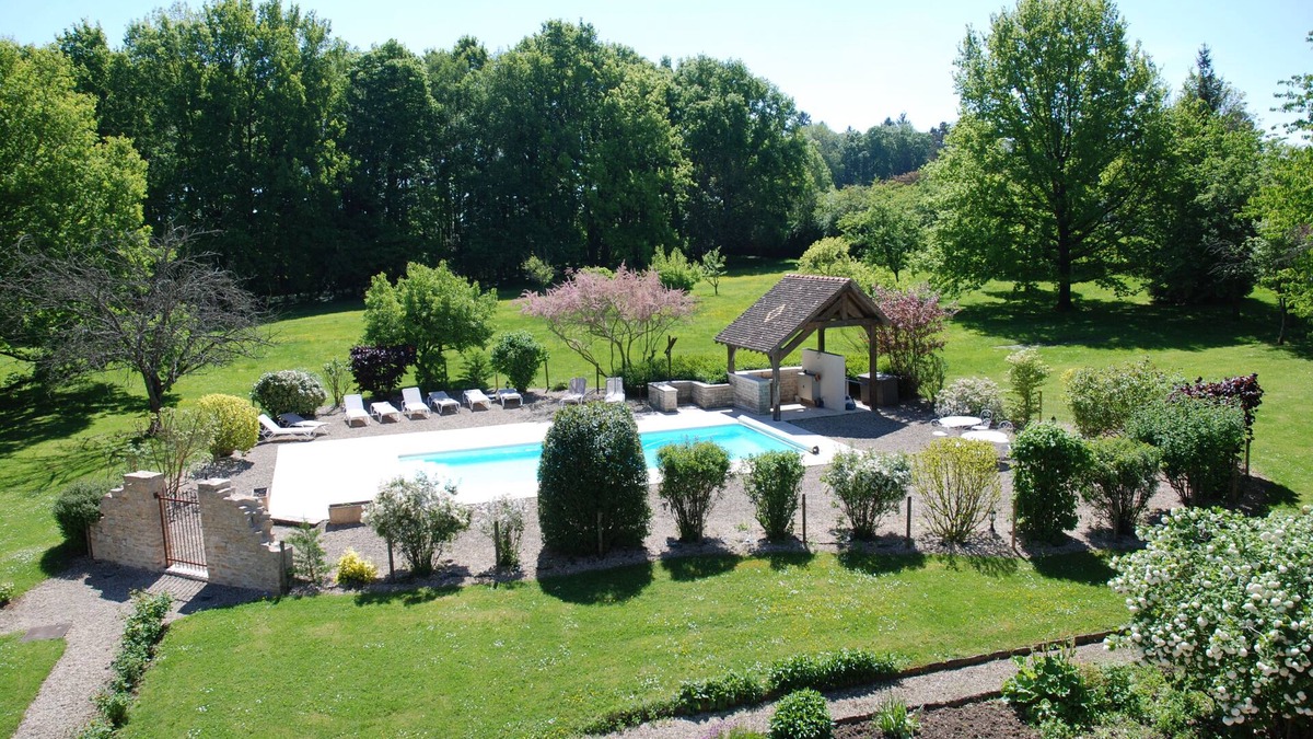 Charming 5-bedroom house with swimming pool, classified 5*, very close to Beaune