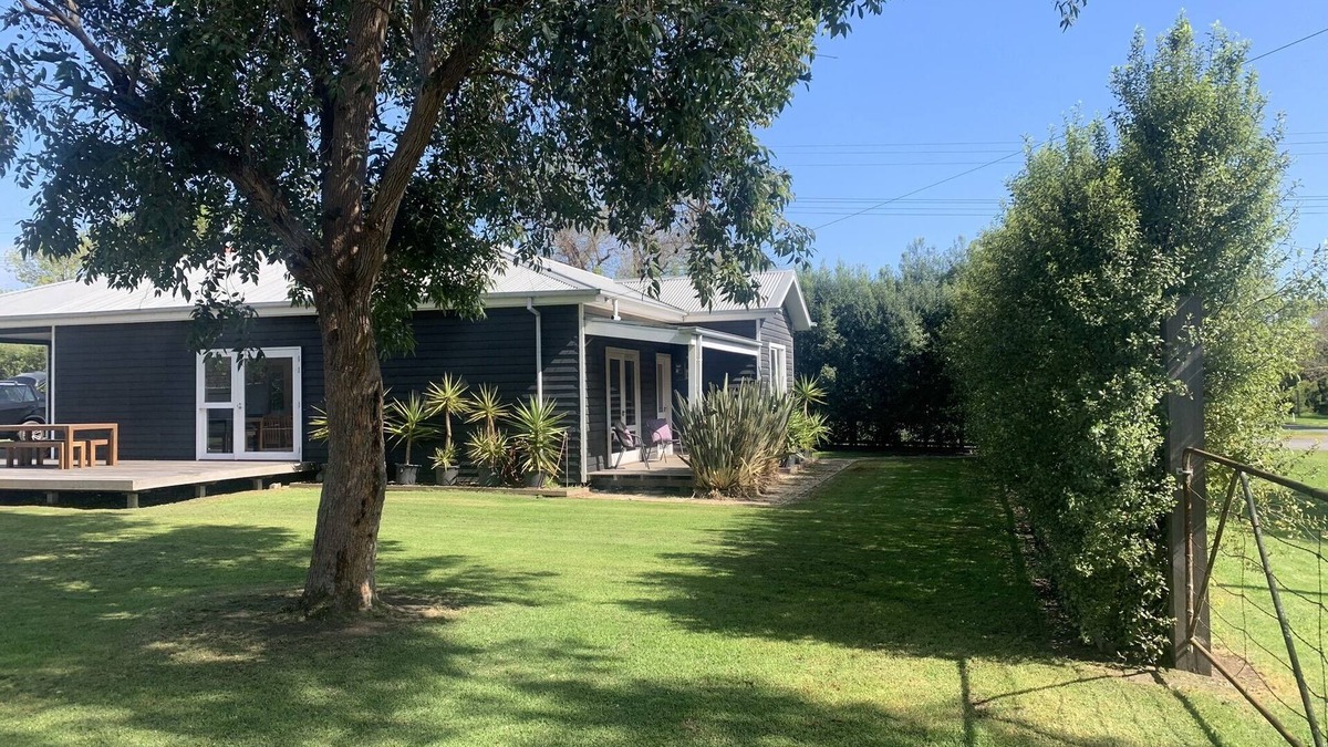 Charming Family Retreat – Perfect for Pets!