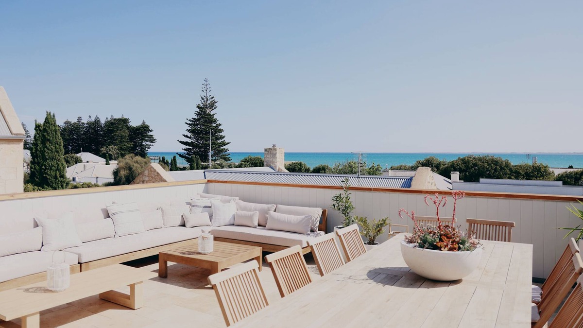Church on the Hill- luxury in the heart of Robe-spa, 🔥fire, ocean 🌊 views, beach