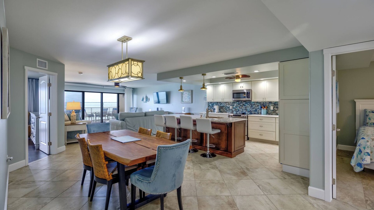 Coastal Elegance and Stylish 2bedroom/2bath Oceanfront Condo