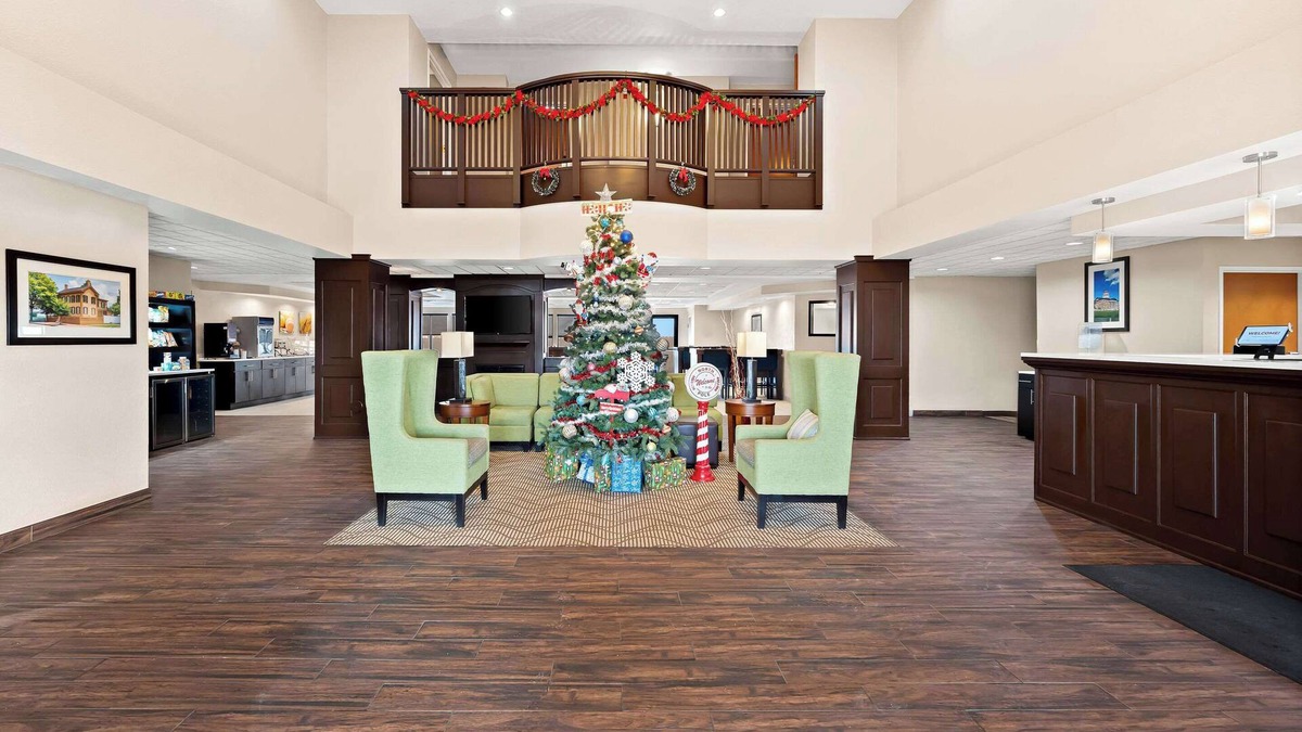 Comfort Inn & Suites Decatur - Forsyth