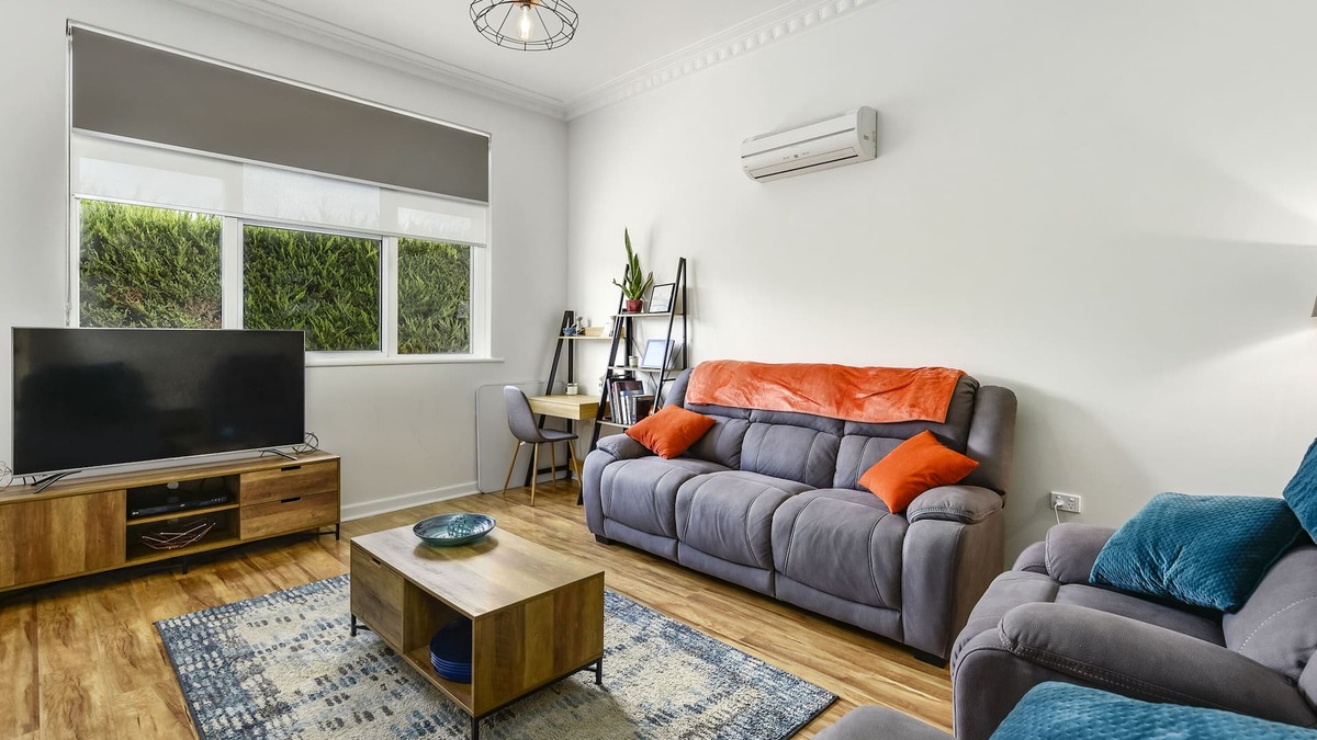 Comfort on Crouch- Enjoy this beautiful house right in CBD.