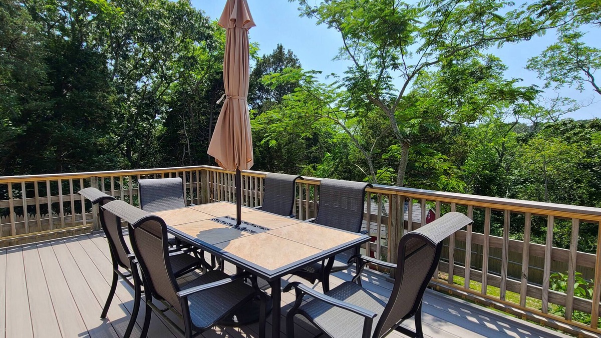 Comfortable Oceanside 3BD-Deck, Outdoor Shower, One Mile to Great Pond