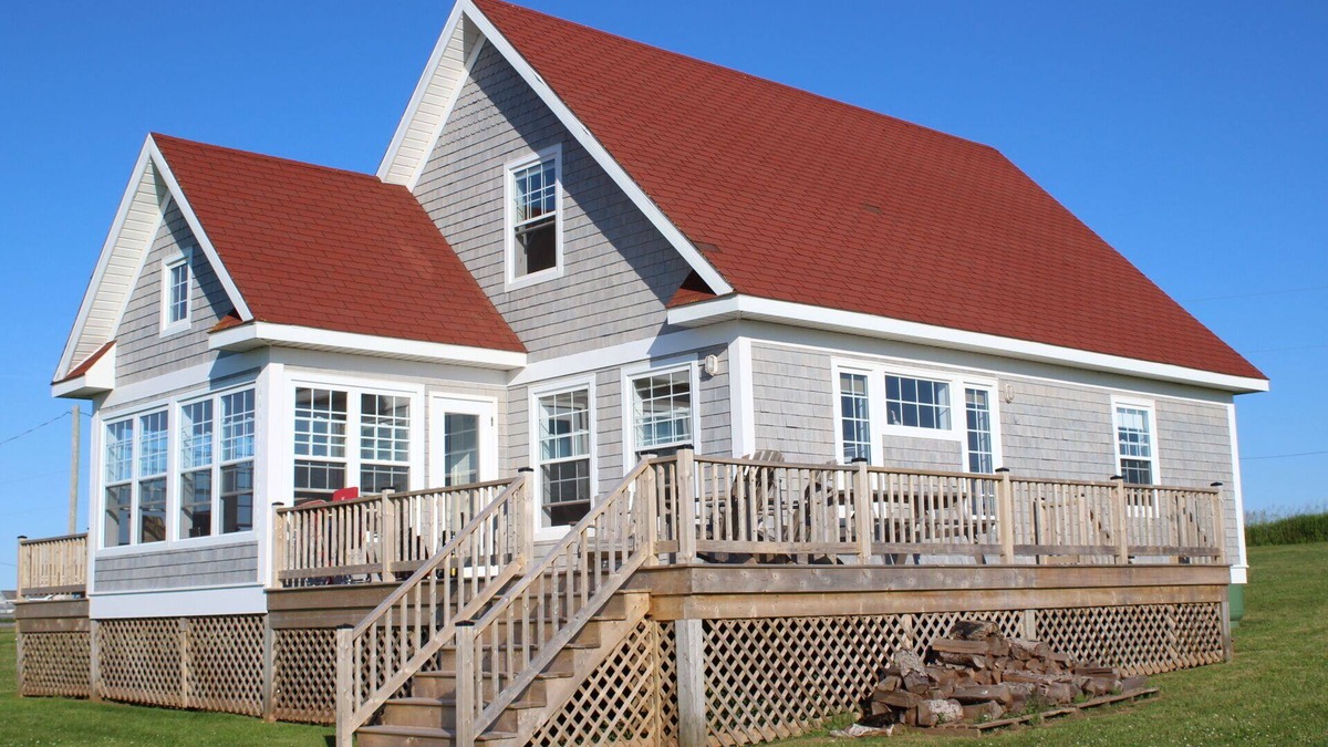 Cozy 3 Bedroom Beach House