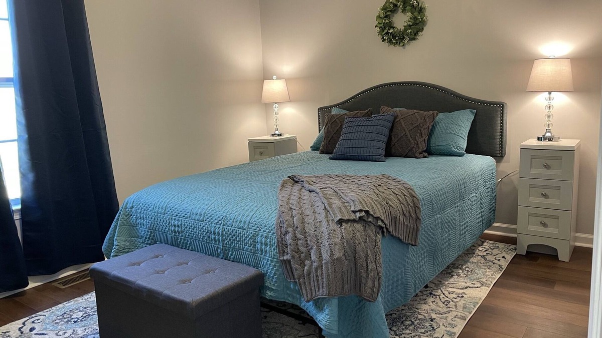 Cozy, convenient, private, pet friendly cottage! Close to hiking trails!