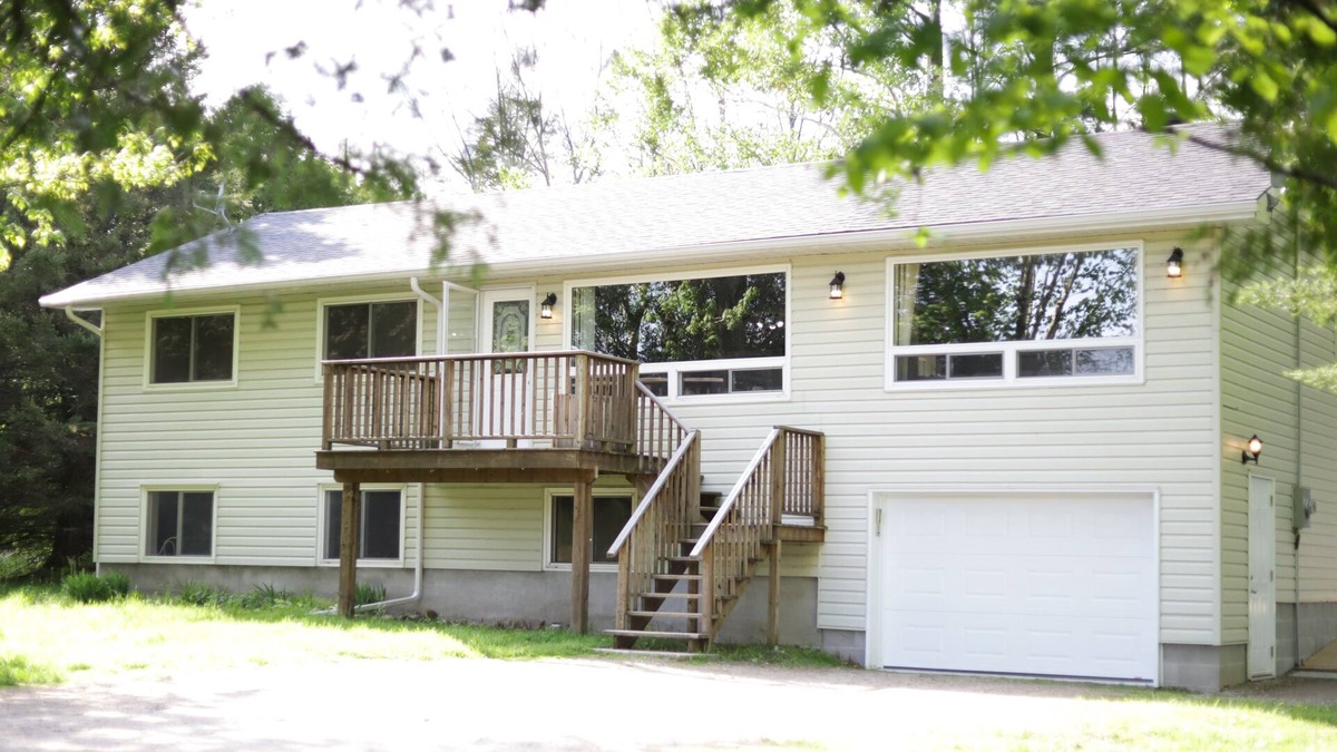 Cozy cottage with ping pong - short walk to the beach