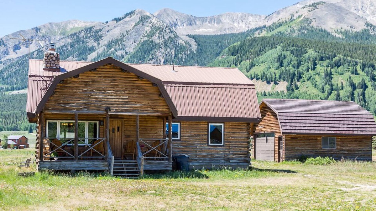 Cozy Log Cabin on Slate River 5-Minutes to Downtown Crested Butte!