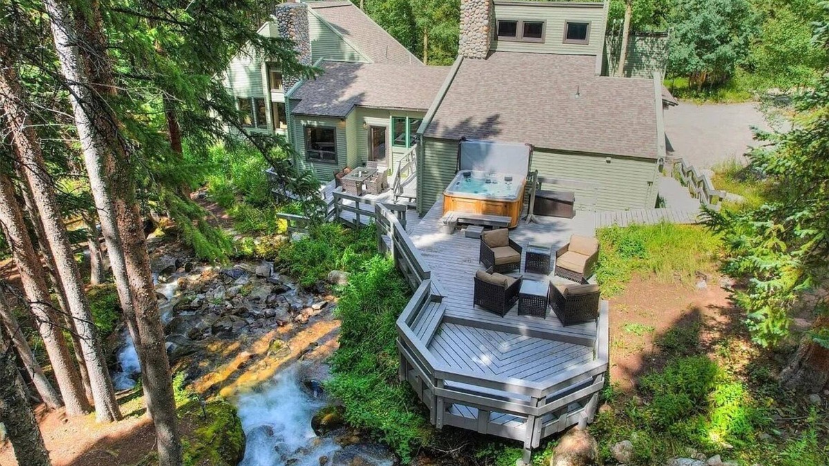 Creekside Chateau🌊Private Waterfall & Creek⛷Breck 🤑 $ZERO Cleaning & Pet Fees