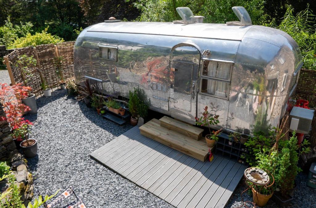 Dixie Airstream - Retro 1970s American Airstream close to Windermere