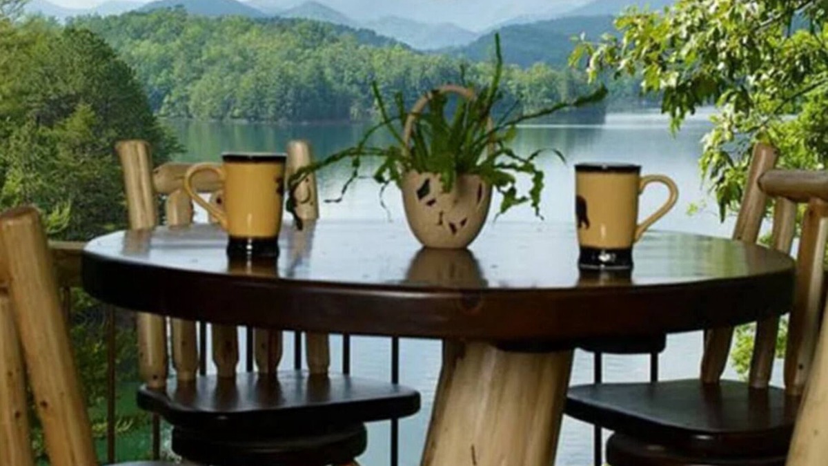Dragonfly Cottage at Santeetlah Lakeside featured on the cover of Cabin Magazine
