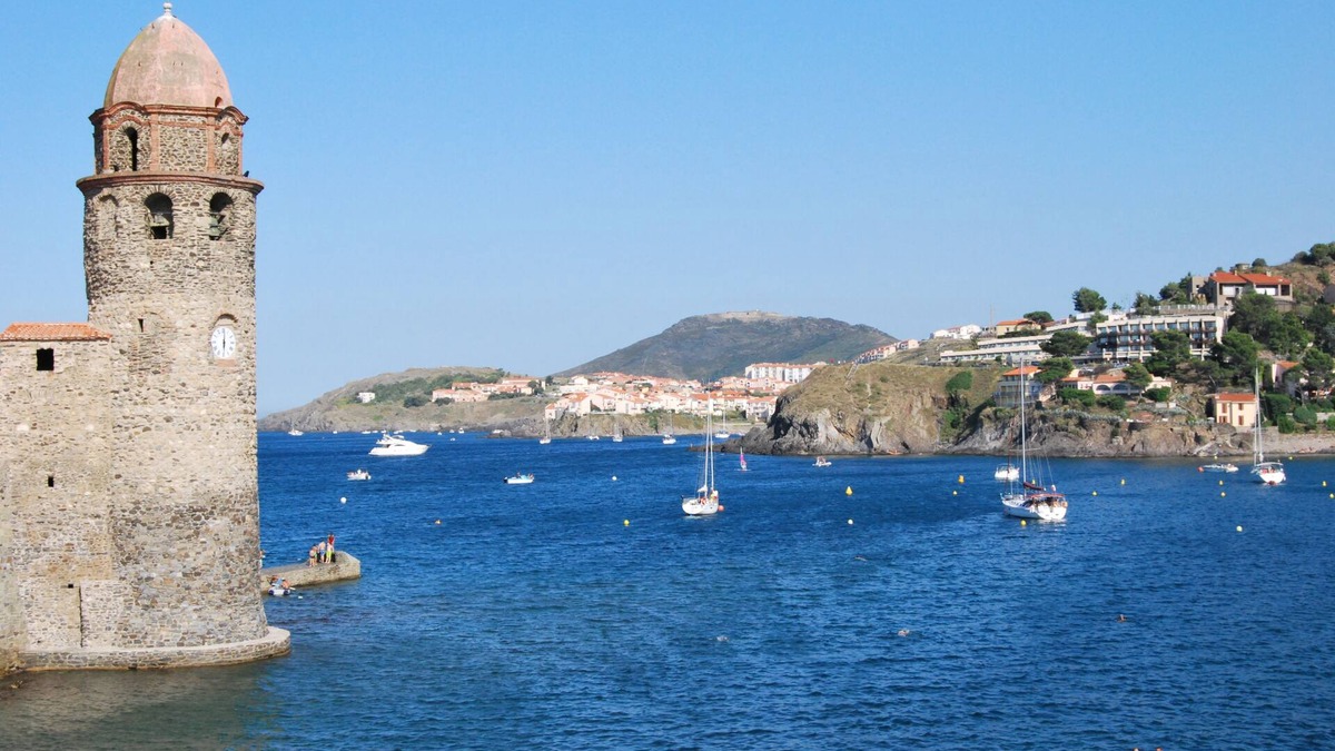 Duplex, 6 people, balconies on the bay of Collioure and terrace, unique view