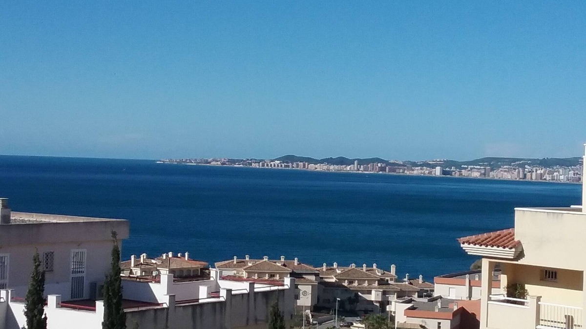Exceptional sea and mountain views, close to the beach!