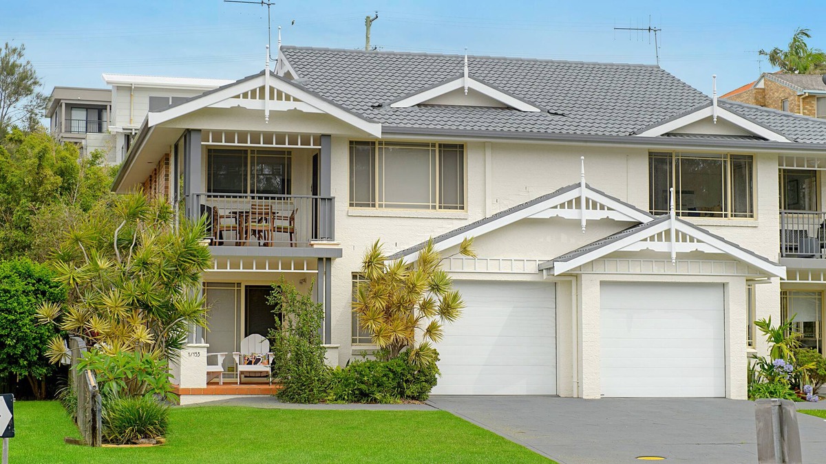 FAMILY FRIENDLY HOLIDAY HOME ACROSS THE ROAD FROM THE BEACH