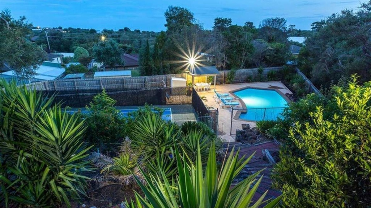 Family friendly Holiday House - Rotem Tree in RYE