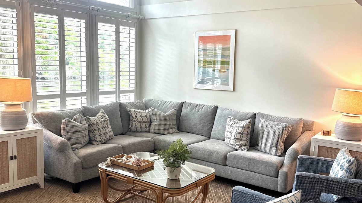 Family-Friendly Townhome with Resort Amenities Included - 1/2 Mile to Beach