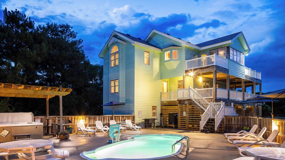 Family Getaway in Top Spot: Dog Friendly w/Heated Pool & Spa, 800ft to Beach