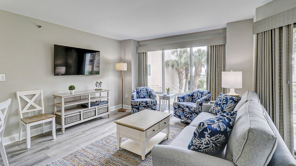 First-Floor, Oceanfront Condo w/Free WiFi, Balcony, Shared Hot Tub, Pool, Sauna