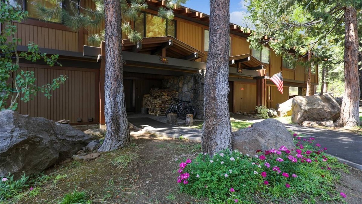 Forested Lakeview Rocky Ridge Unit #54