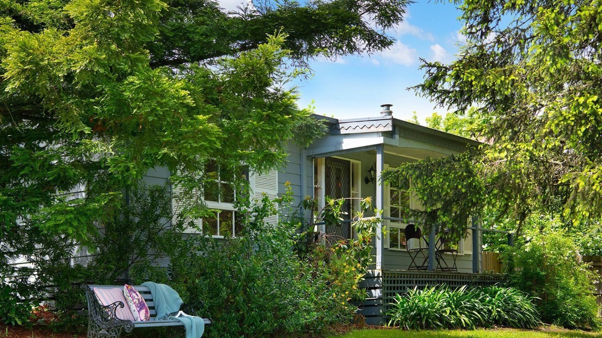 Foxmere - Pet Friendly with Spa in the heart of Daylesford!