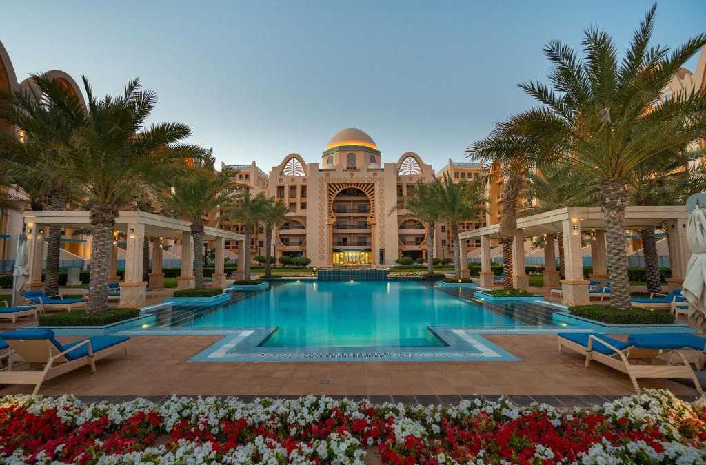 GLOBALSTAY at Palm Jumeirah Beachfront Paradise with Pool and Gym